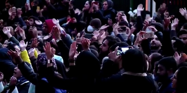 Tak Sengaja Tembak Pesawat Ukraina, Warga Iran Demo