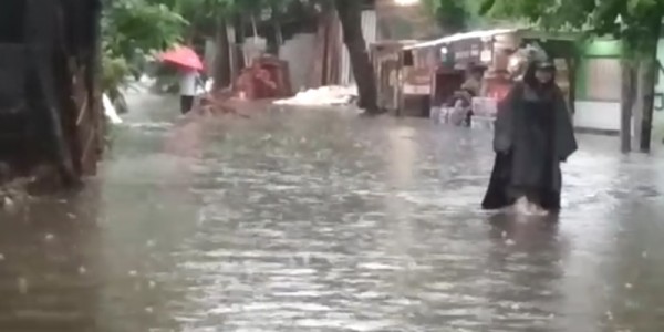 Banjir Rendam Puluhan Rumah di Kebon Jeruk