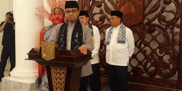 Gubernur DKI Jakarta  Bebaskan Pajak Bea Balik Nama Kendaraan Listrik