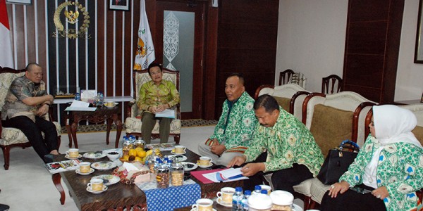 Terima APDESI, Ketua DPD RI Bahasa Penting Peningkatan Kemampuan Perangkat Desa Dalam Pengelolaan Dana Desa