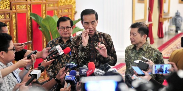 Jokowi Perintahkan Menkes Terawan Awasi Virus Korona