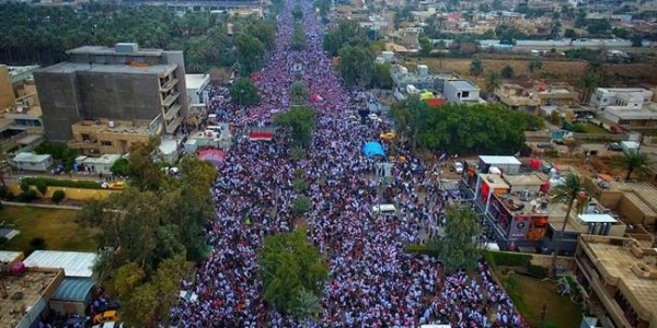 Jutaan Warga Irak Turun ke Jalan Gelar Aksi Anti AS