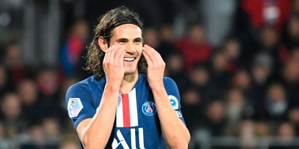 Cavani Batal Merapat ke Manchester United