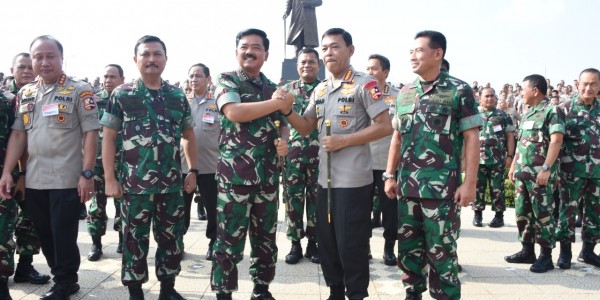 Peran TNI dan Polri Pada Era Perubahan Berkelanjutan