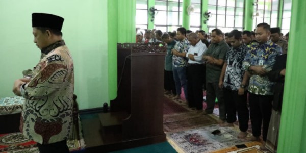 Jamaah Salat Jumat Masjid At Taqwa Kaget Ternyata Imamnya Mendagri Tito