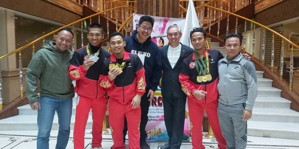 Gondol 3 Mendali Emas,  Eko Yuli Irawan Harumkan Nama Indonesia
