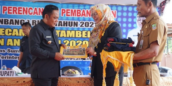 Bupati Bekasi: Perbaikan Infrastuktur Jalan di Tambelang Jadi Prioritas