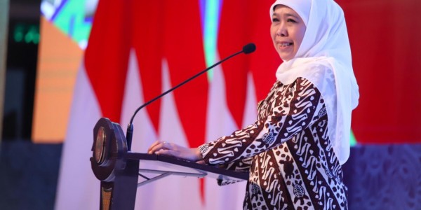 Khofifah Luncurkan Kartu Prakerja Melalui Teaching Factory