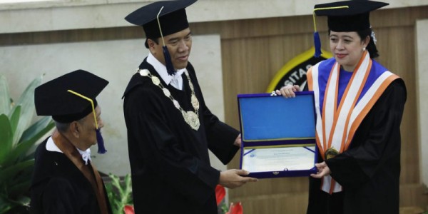 Ketua DPR Puan Maharani Terima Gelar Dr. (HC) UNDIP