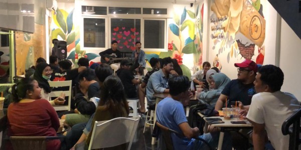Enaak..!! Coffee Shop Ini Perdayakan Orang Tak Punya Pacar, Hingga Buat “Jomblo Party”