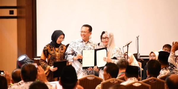 MPR RI dan PGRI Tandatangani MoU Sosialisasi Empat Pilar