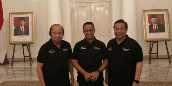 Kembangkam Jakpreneur, Bos Mayapada Group Beri Bantuan Ratusan Gerobak Ke Pemprov DKI 