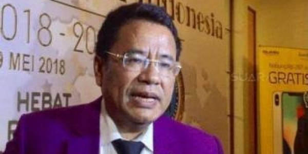 Kocak, Komentar Hotman Paris Soal Perempuan Bisa Hamil Kalau Berenang Bareng Pria
