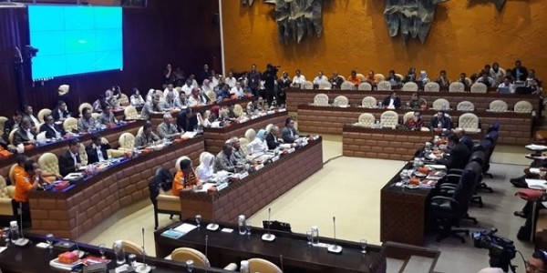 Kecewa Tiga Gubernur Tak Hadir, Rapat Soal Banjir Di Komisi V DPR Ditunda