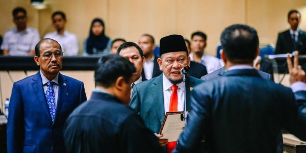 Ketua DPD RI Lanyalla Mahmud Mattalitti Lantik Anggota PAW DPD RI Asal Maluku Utara