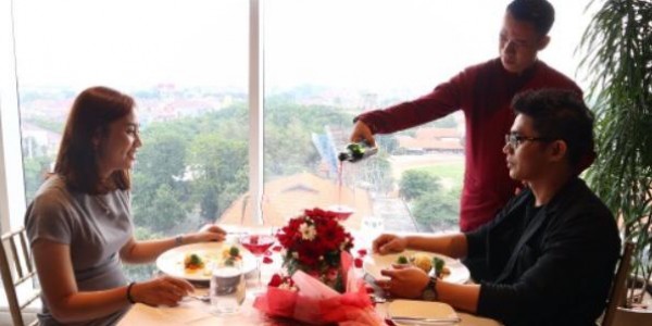 Nikmati Keindahan Kota dari Ketinggian, Solusinya di Oakwood Hotel & Residence Surabaya