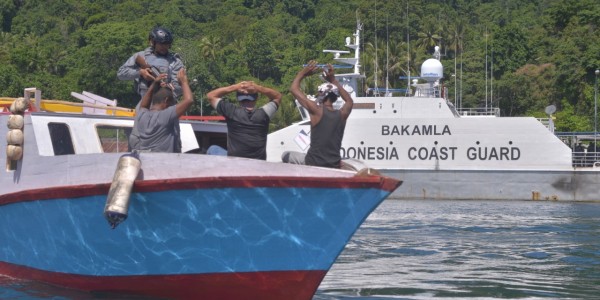 Tingkatkan Kemampuan Personel, Kamla Zona Maritim Tengah Gelar Simulasi Penanganan Kapal Nelayan Asing