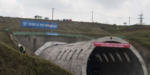 Tak Perhatikan Keselamatan Pekerja, PUPR Hentikan Proyek Kereta Cepat Jakarta-Bandung