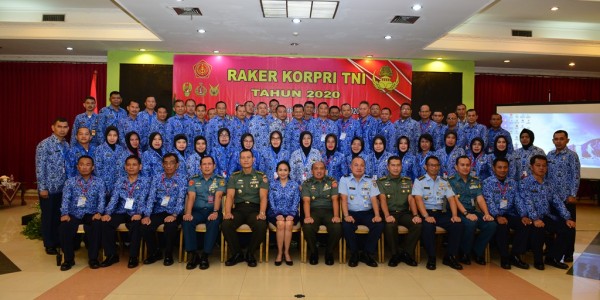 PNS TNI Harus Mampu Menjalankan Peran Sebagai Unsur Perekat Persatuan dan Kesatuan Bangsa