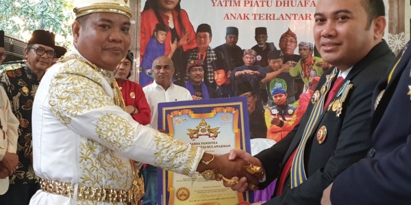 Banyak Prestasi, Bambang Saputra Diberikan Gelar Budaya