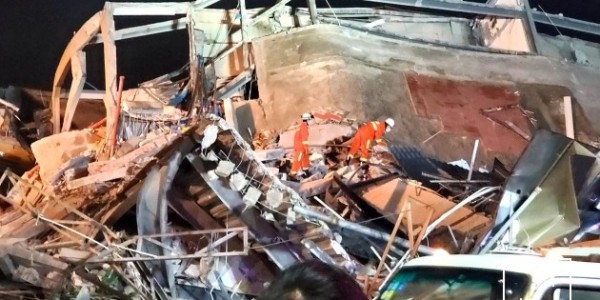 Gedung Karantina Corona Di China Ambruk, Korban : Kaki Saya Gemeteran