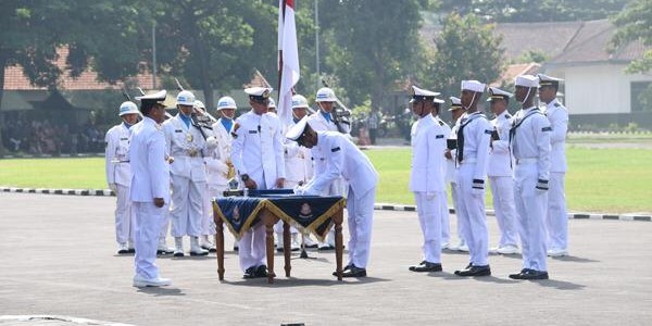 Dankodiklatal Melantik dan Mengambil Sumpah 600 Prajurit TNI AL Strata Tamtama