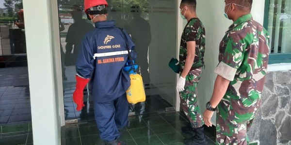 Cegah Corona, Markas Yonif Mekanis Raider 413/Bremoro Disemprot Disinfektan