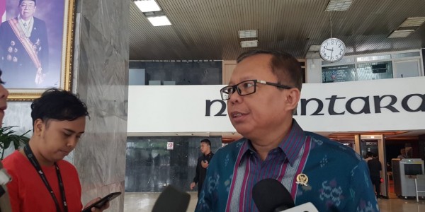 Polri Dan Kemendag Didesak Selidiki Stok APD Corona