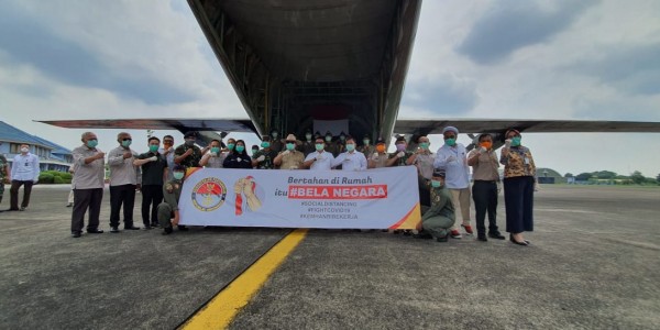 Panglima TNI Dampingi Menhan RI Terima Alat Kesehatan dari RRT