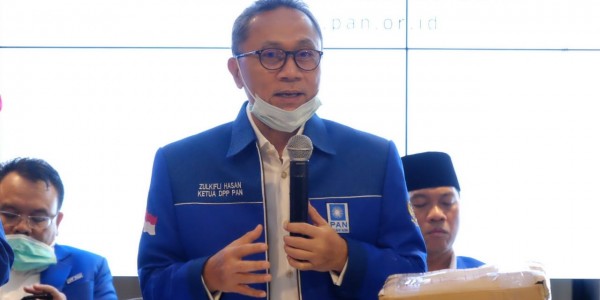 Zulhas Sampaikan Belasungkawa Atas Wafatnya Ibunda Jokowi