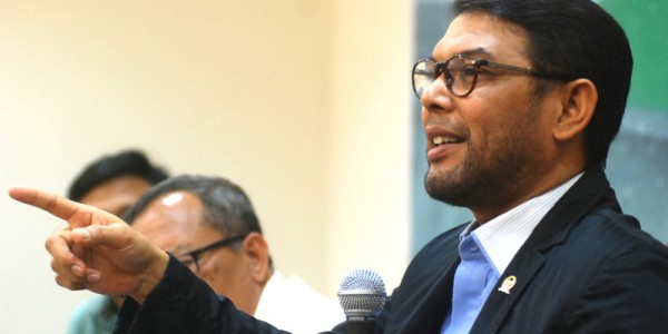 Nasir Djamil : Tolak Darurat Sipil Hadapi Wabah Corona