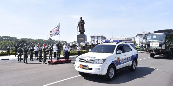 TNI Bersama ACT Bantu Ringankan Beban Masyarakat Akibat Pandemi Covid-19