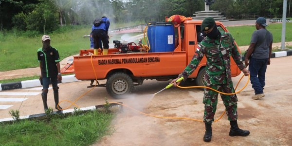 Merauke Bersatu Lawan Corona, Ribuan Liter Cairan Disinfektan Disemprotkan