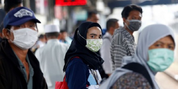 TransJakarta Larang Penumpang Tak Pakai Masker Masuk dalam Bus