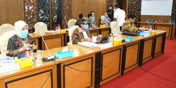 Baleg DPR Raker Dengan Tiga Menteri