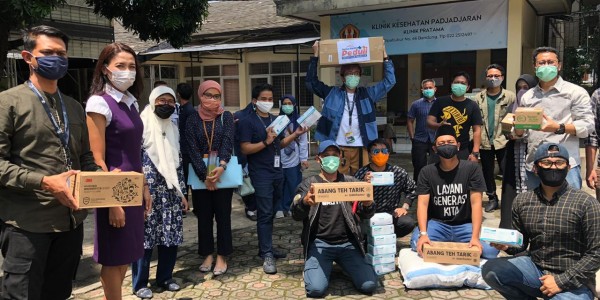 Gandeng Kurir Kebaikan, Ferry Kurnia Serukan Perangi Covid-19 di Jawa Barat