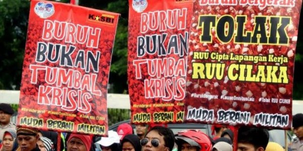 Bahas RUU Cipta Kerja, DPR Dinilai Ambil Keuntungan di Tengah Wabah COVID-19