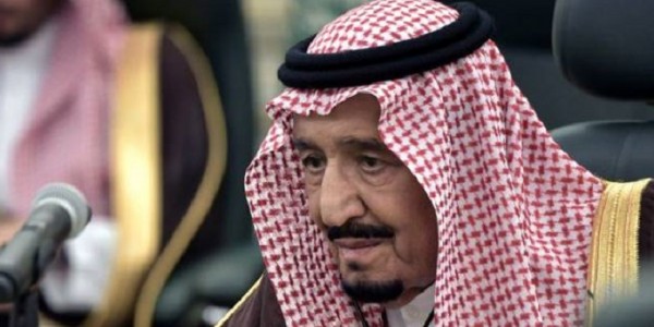 Raja Salman Izinkan Pelaksanaan Salat Tarawih di Dua Masjid Suci