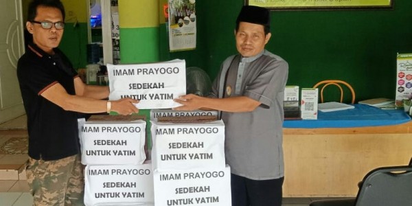 Imam Prayogo Beri Santunan Ke Panti Asuhan Rumah Harapan Cikarang Baru