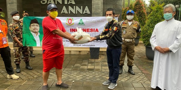 Gerakan Indonesia Peduli dan Bersatu Bersama Paroki St. Anna-Duren Sawit Salurkan Bantuan Kemanusiaan