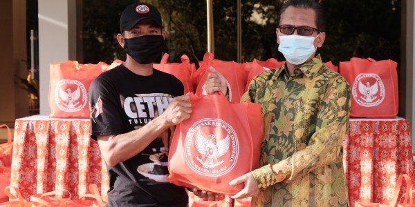 Ratusan Warga Indonesia di Brunei terima Sembako dari KBRI Bandar Seri Begawan
