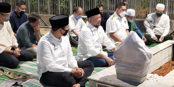 Masuk Jatim, Kapolda Jatim Diajak Ketua DPD LaNyala Ziarah Ke Ampel