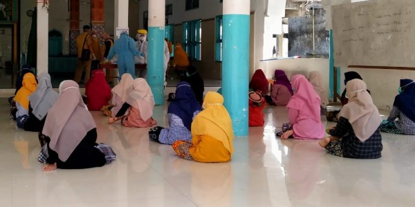 114 Santri di Lamongan Jalani Screening