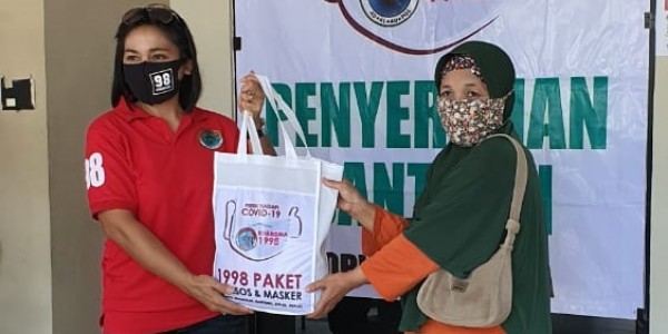 Kharisma AU 98 Bagikan 1.998 Paket Sembako dan Masker Kepada Warga