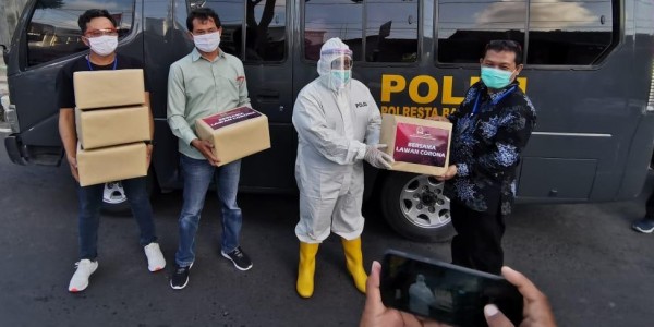 Bersama BUMN, Anggota DPR RI Fraksi PDIP  Salurkan Bantuan Alat Kesehatan