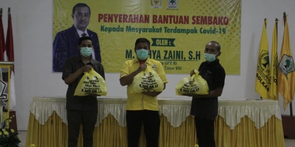 Yahya Zaini Bagikan Ribuan Sembako untuk Masyarakat
