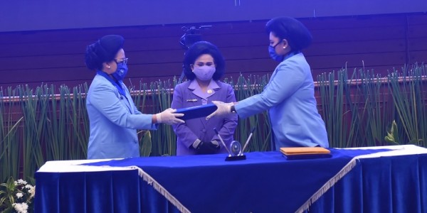Ketum Dharma Pertiwi Pimpin Sertijab Ketua Umum Jalasenastri
