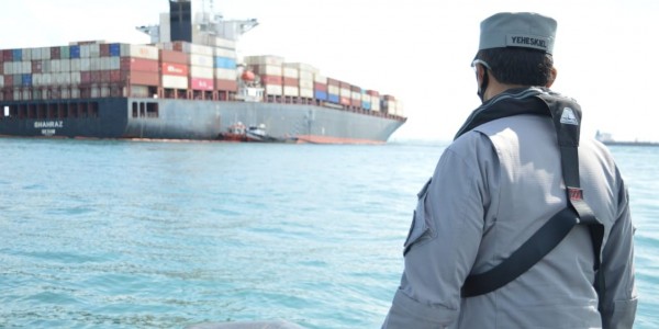 Kepala Kantor Kamla Zona Maritim Barat Pimpin Apel Perdana