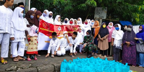 Peduli Kemanusiaan, Pakati 96 Bagikan Paket Sembako Gratis