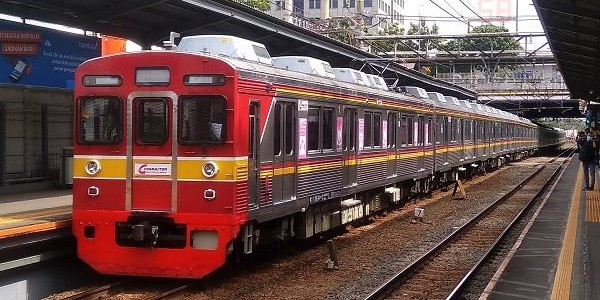 Mulai Senin Ini, PT KCI Tambah Jam Operasional KRL
